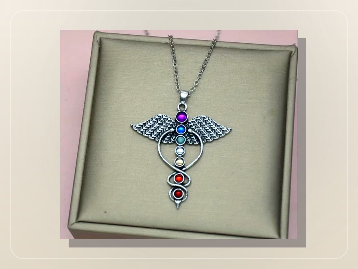 Collar alas con piedras de chakras
